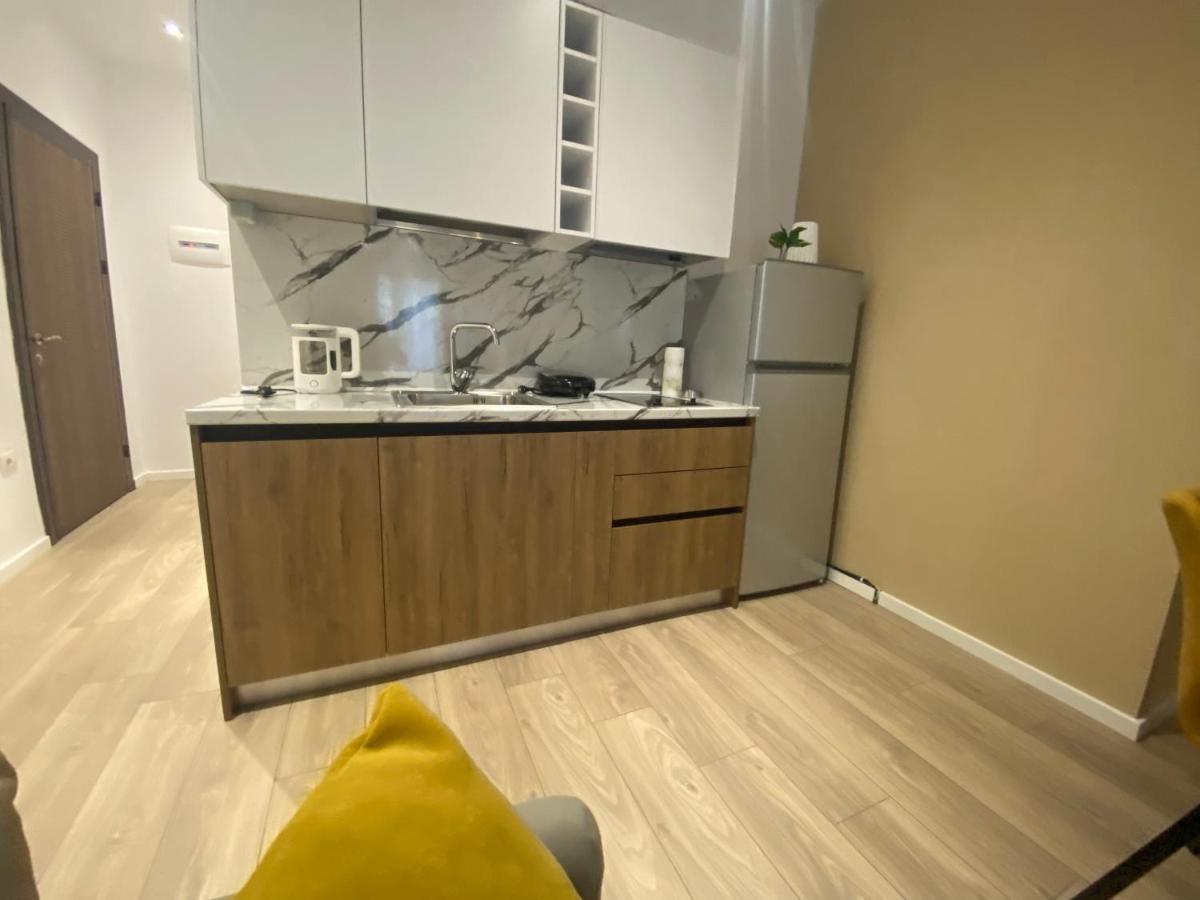 Brand New Apts Located At The City'S Main Square-100 Mbs Wifi Durres Bagian luar foto