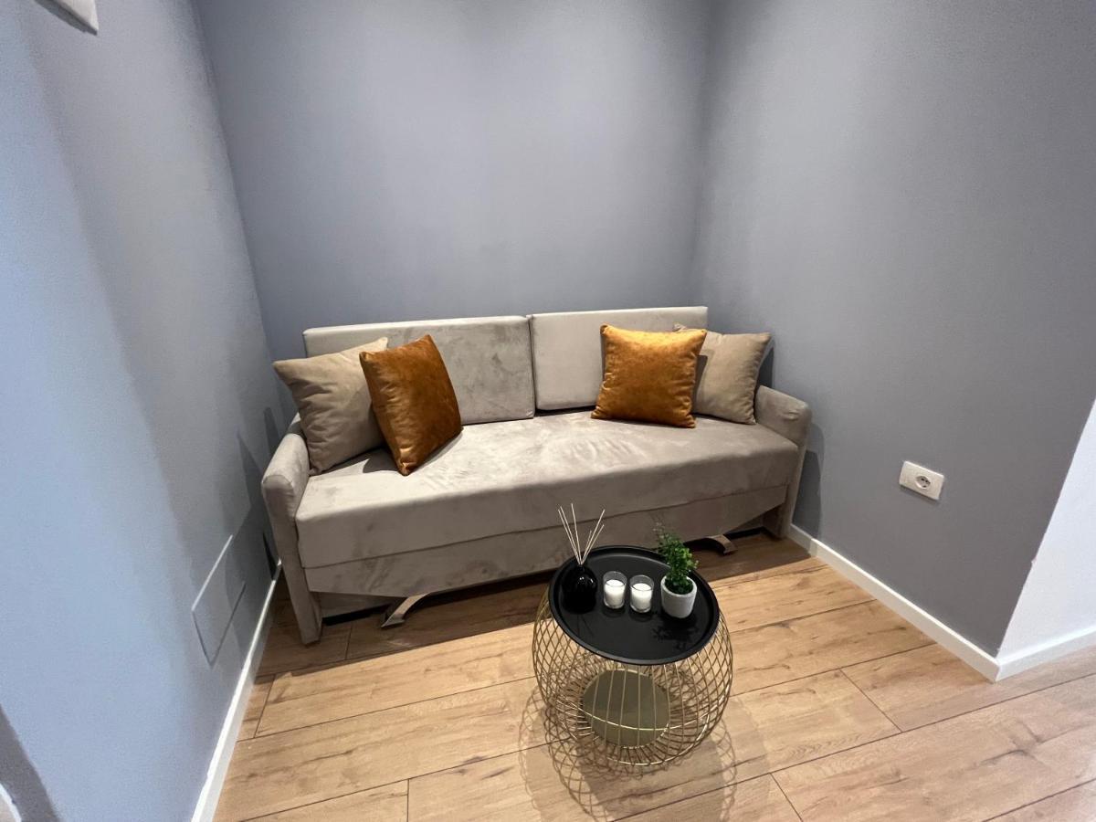 Brand New Apts Located At The City'S Main Square-100 Mbs Wifi Durres Bagian luar foto