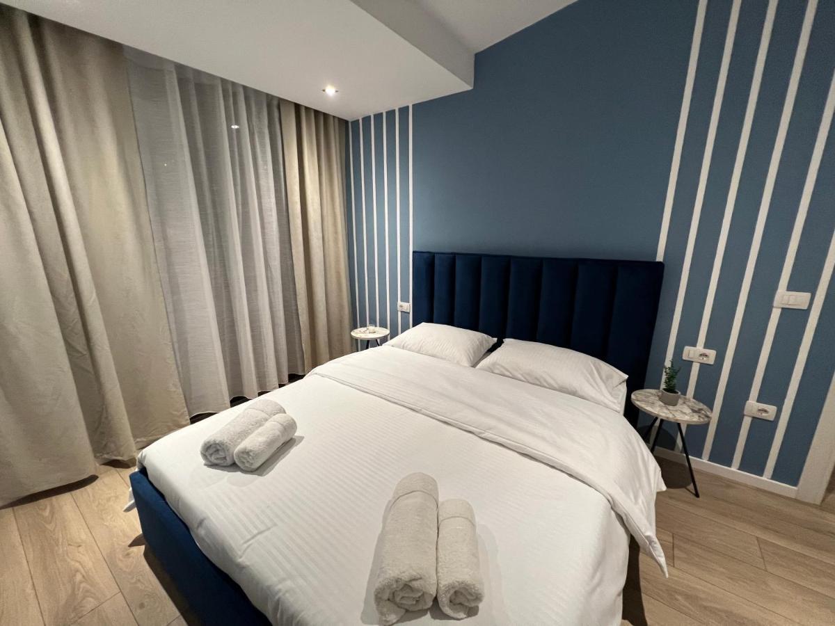 Brand New Apts Located At The City'S Main Square-100 Mbs Wifi Durres Bagian luar foto