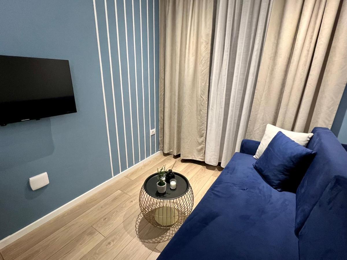Brand New Apts Located At The City'S Main Square-100 Mbs Wifi Durres Bagian luar foto