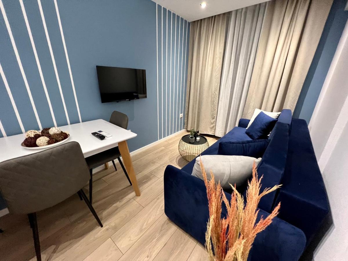 Brand New Apts Located At The City'S Main Square-100 Mbs Wifi Durres Bagian luar foto