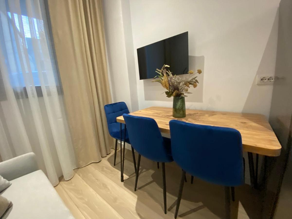 Brand New Apts Located At The City'S Main Square-100 Mbs Wifi Durres Bagian luar foto
