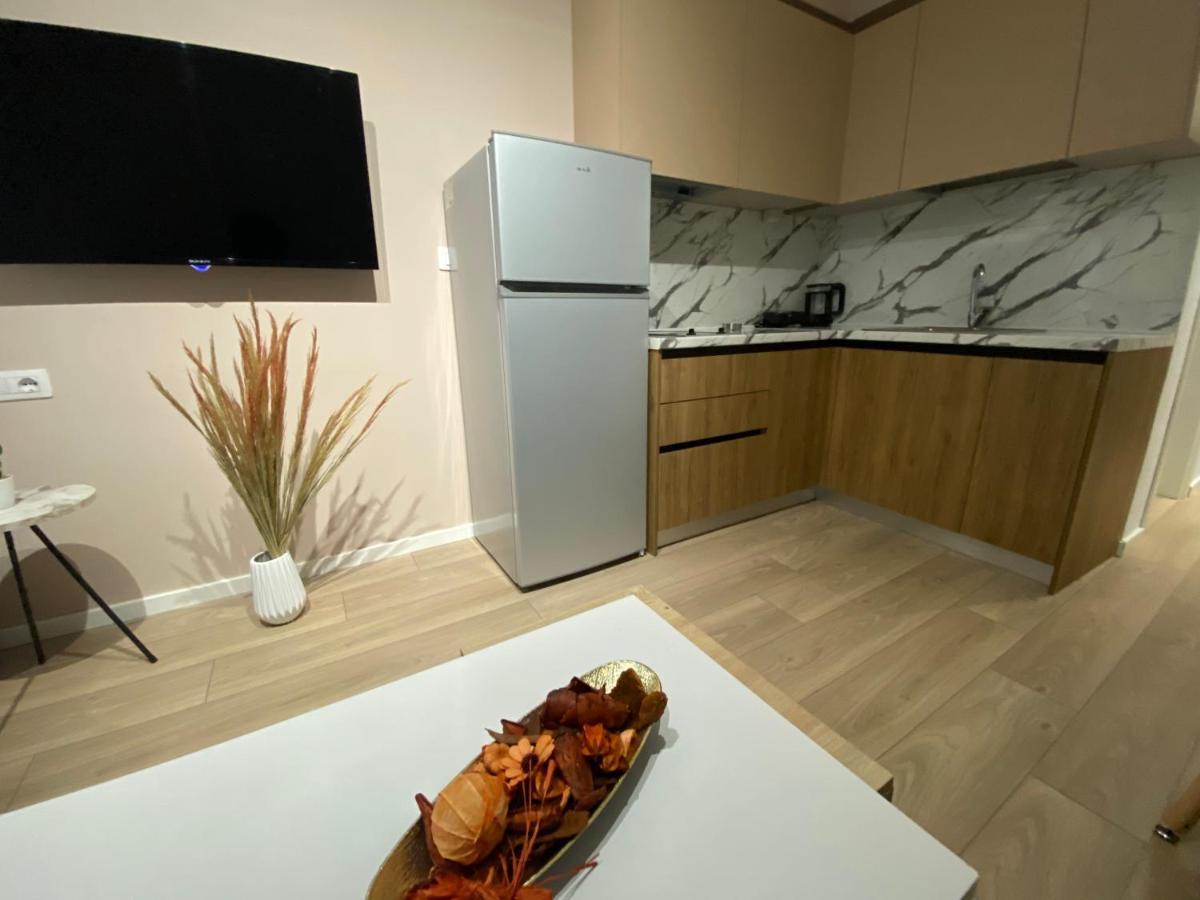 Brand New Apts Located At The City'S Main Square-100 Mbs Wifi Durres Bagian luar foto