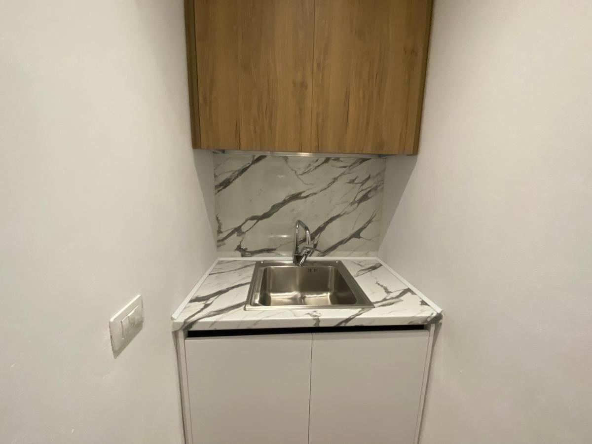 Brand New Apts Located At The City'S Main Square-100 Mbs Wifi Durres Bagian luar foto