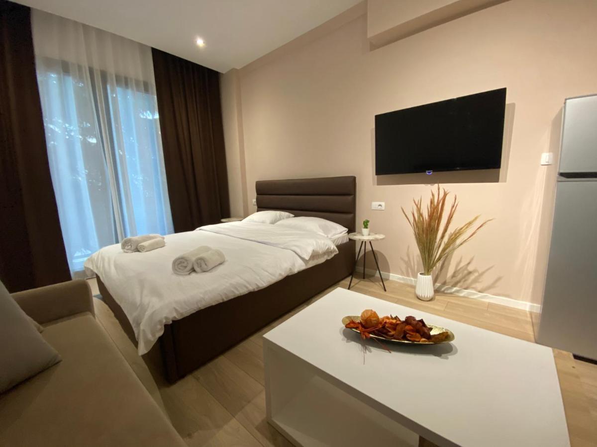 Brand New Apts Located At The City'S Main Square-100 Mbs Wifi Durres Bagian luar foto